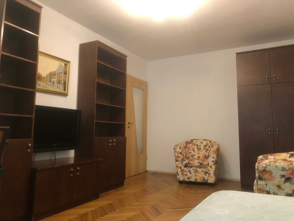 Inchiriere pentru STUDENTI apartament 2 camere tip PB zona Decebal 