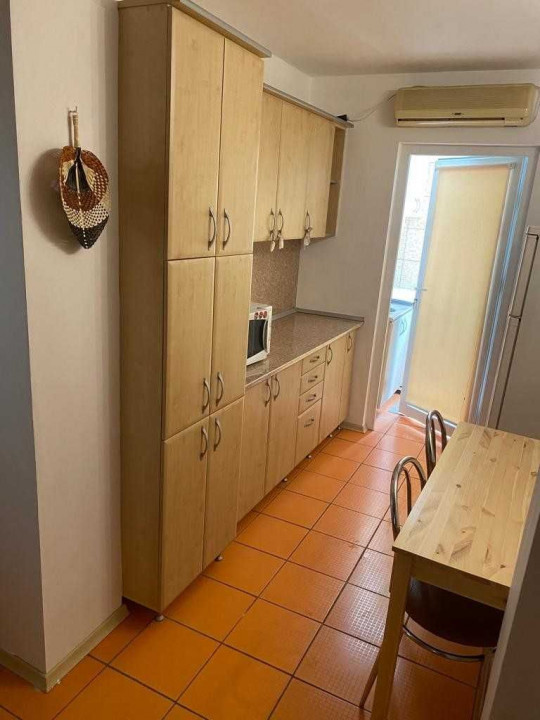 Inchiriere pentru STUDENTI apartament 2 camere tip PB zona Decebal 