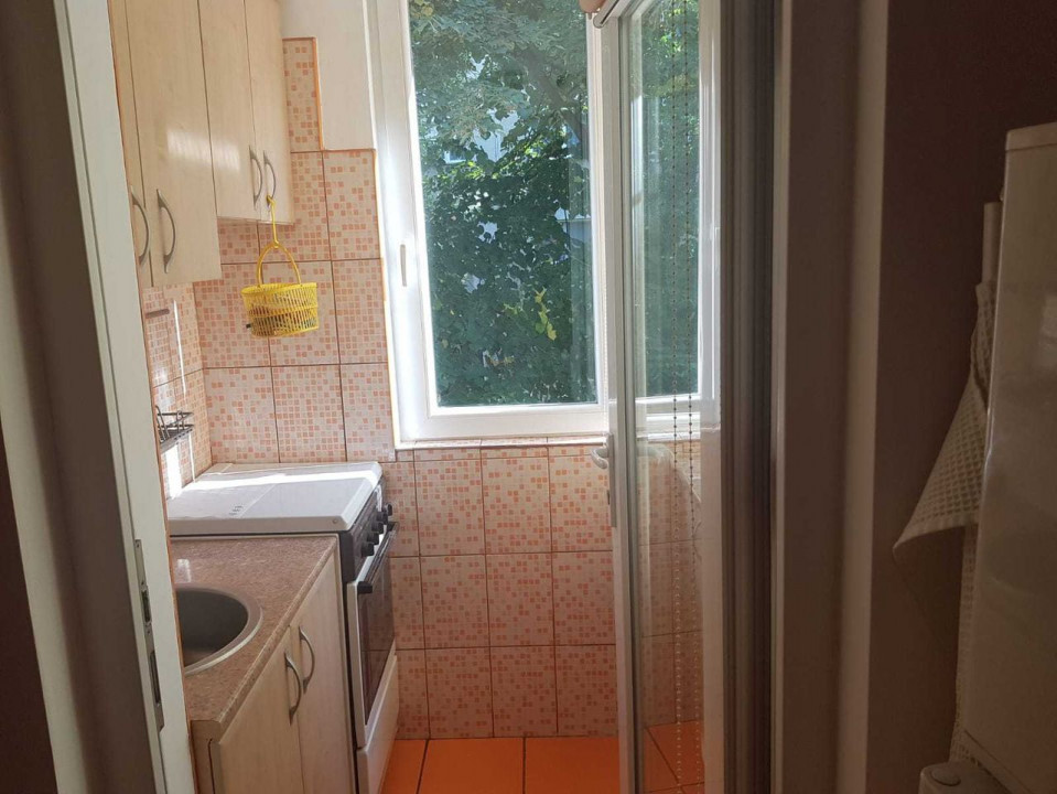 Inchiriere pentru STUDENTI apartament 2 camere tip PB zona Decebal 