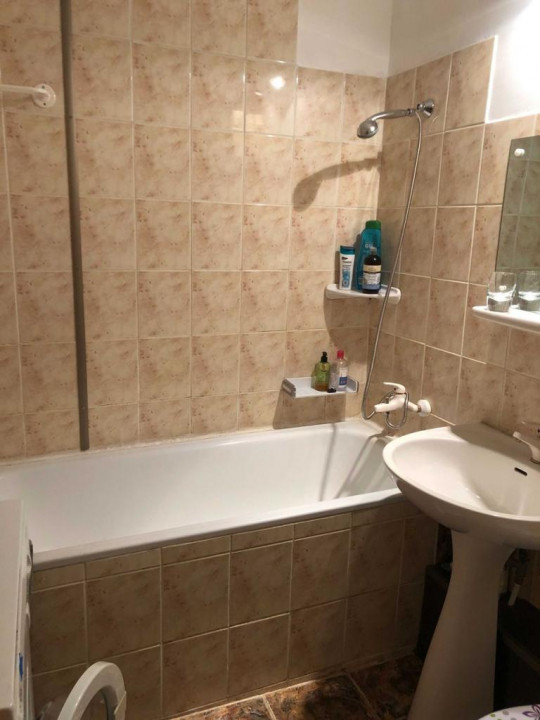 Inchiriere pentru STUDENTI apartament 2 camere tip PB zona Decebal 