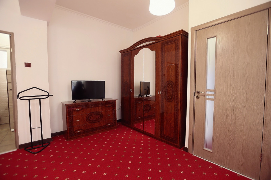 Casa cu 3 apartamente, P-ta Unirii , Str. Primariei