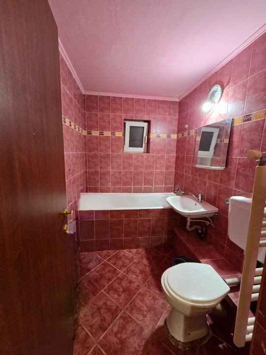 Apartament PB 3 camere, zona Decebal - str. Lisabonei