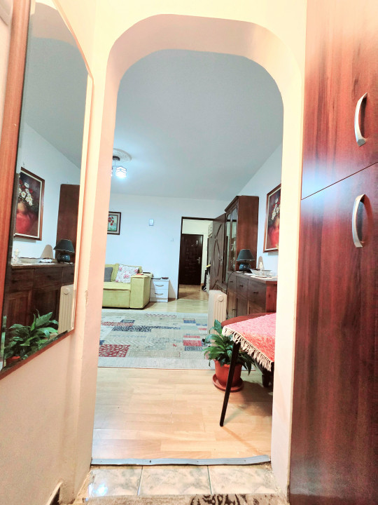 Apartament 2 camere - zona Rogerius, str. Calugareni