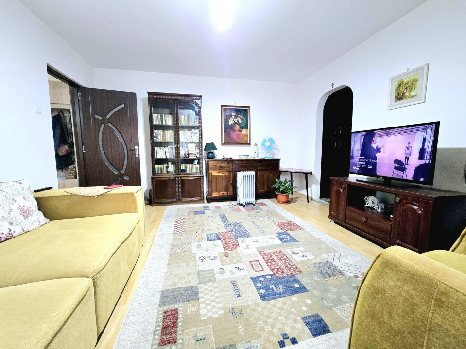 Apartament 2 camere - zona Rogerius, str. Calugareni