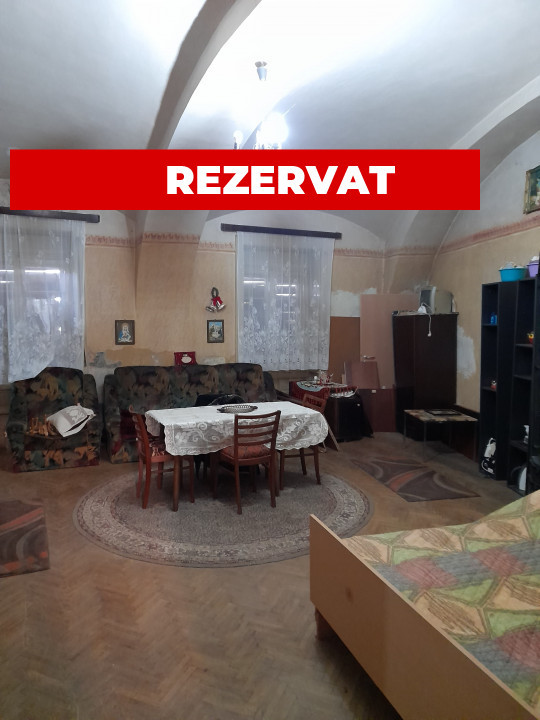 Apartament 2 camere la curte comuna, central, Str. Tudor Vladimirescu nr 25