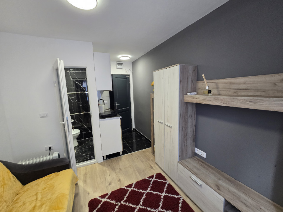 Garsonieră renovată complet – 12 mp utili, etaj 1 – Rogerius, str. Aluminei
