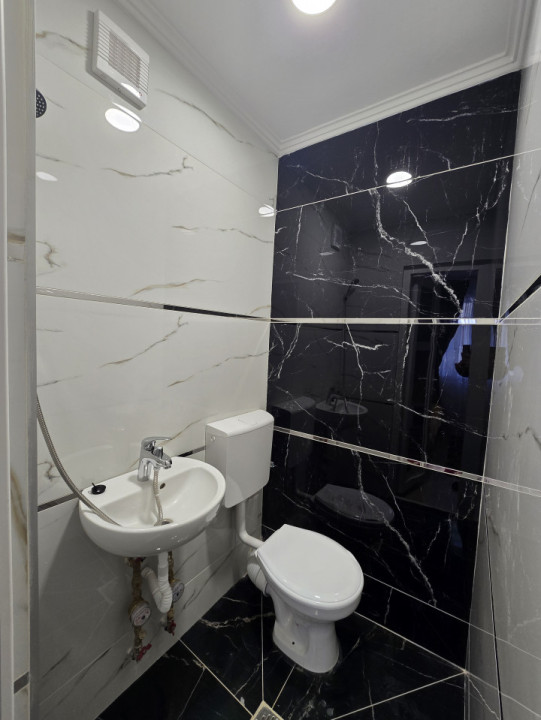 Garsonieră renovată complet – 12 mp utili, etaj 1 – Rogerius, str. Aluminei