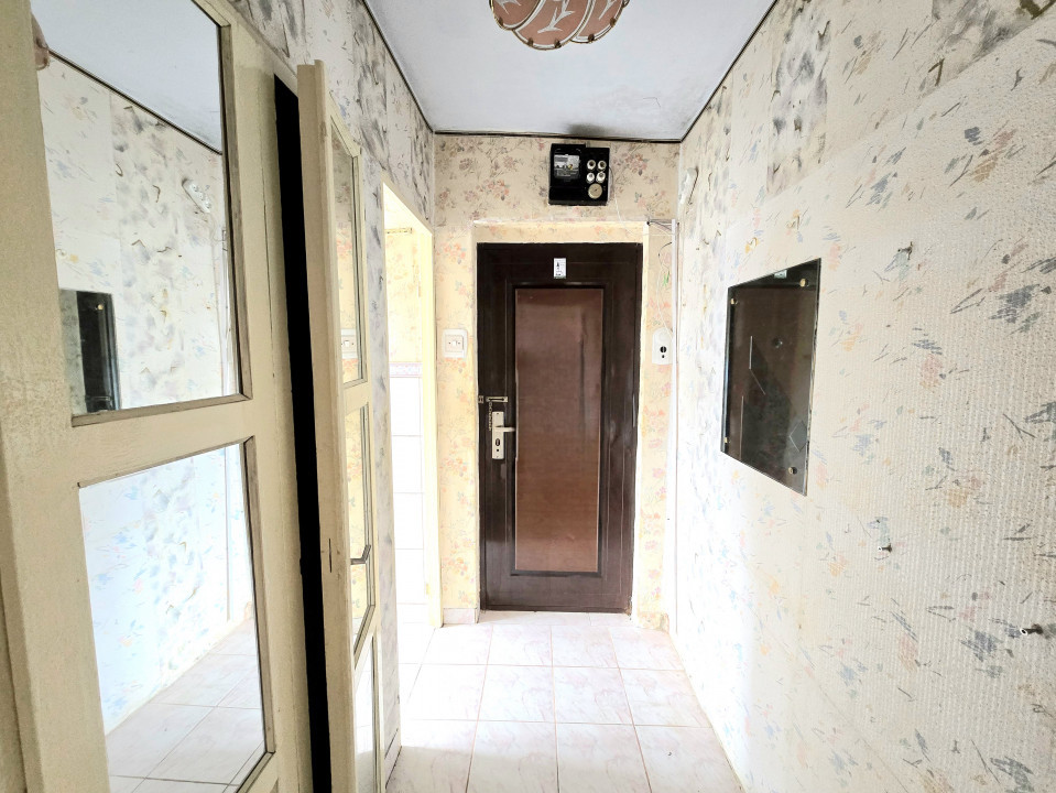 Apartament 2 camere etaj 2 - DE RENOVAT - aleea Calinului