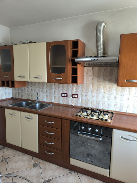 Apartament 3 camere, Decebal Str. Aluminei