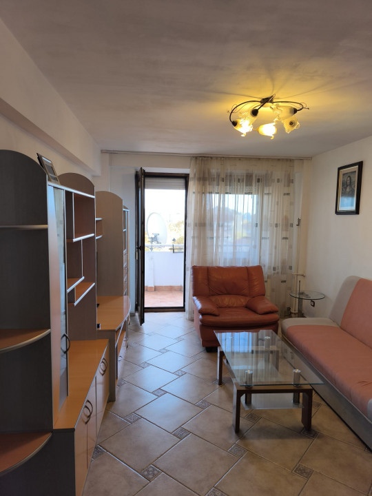 Apartament 3 camere, Decebal Str. Aluminei