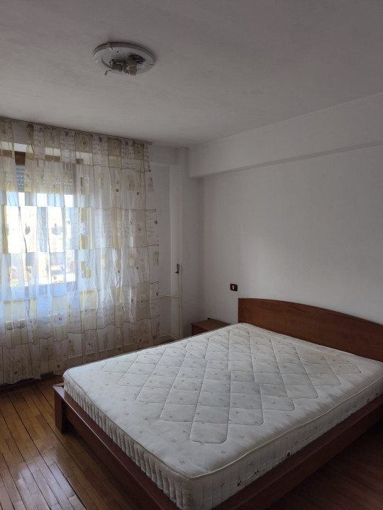 Apartament 3 camere, Decebal Str. Aluminei