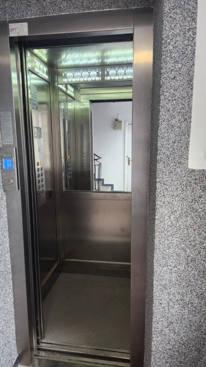 Apartament  3 camere, tip C, etaj 2/8, Bulevardul Decebal