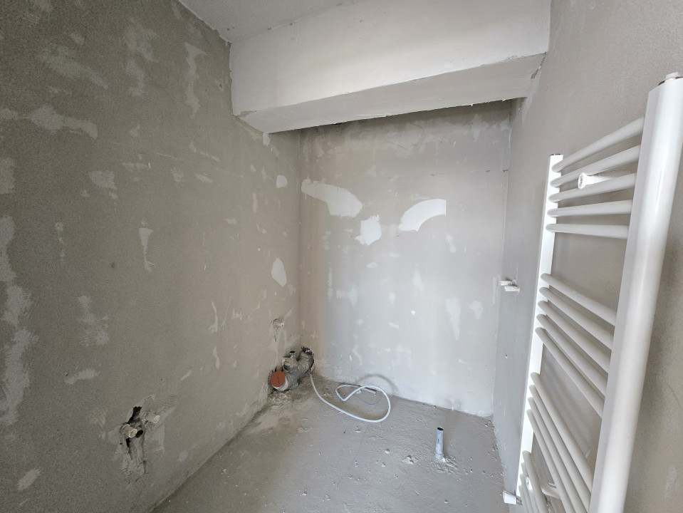 Apartament 4 camere K, bloc NOU - zona Salca - Universitatii