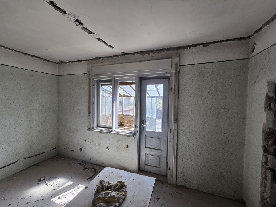 Teren 700mp + Casa renovabila - zona Gara Centrala