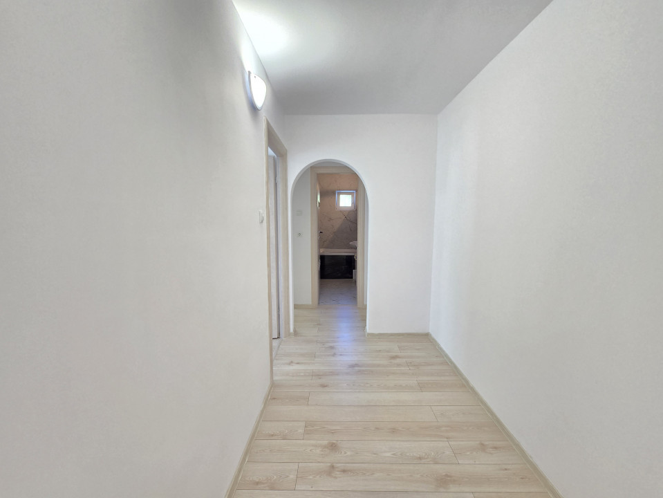 PB 3 camere PB, 72 mp | parter | renovat complet – Rogerius, str Milcovului