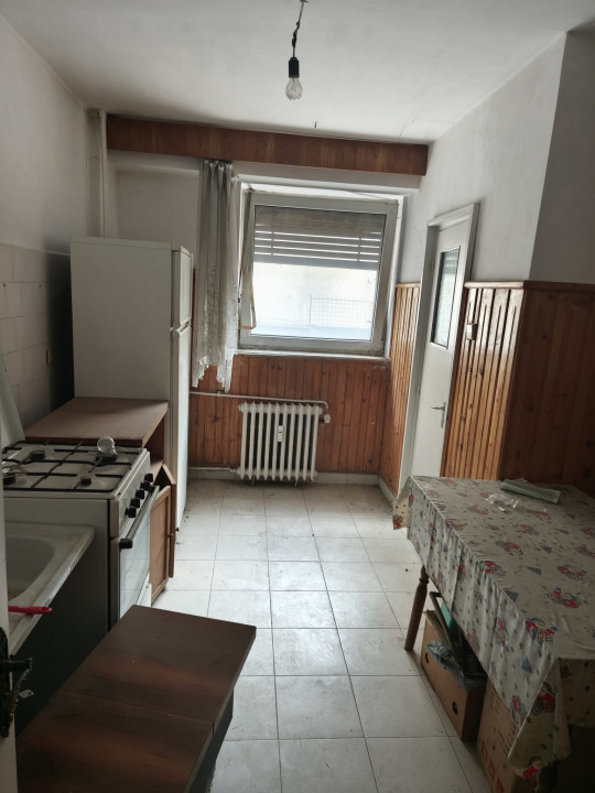 Apartament 3 camere, Str. Louis Pasteur, langa Spitalul Jud,