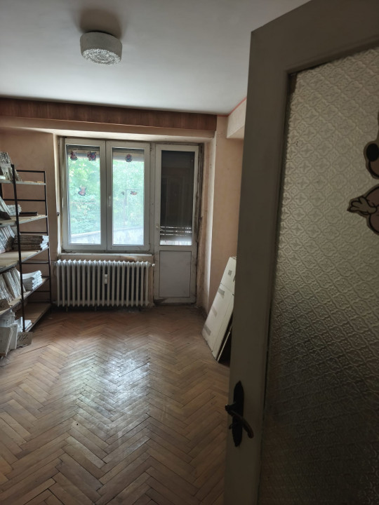 Apartament 3 camere, Str. Louis Pasteur, langa Spitalul Jud,
