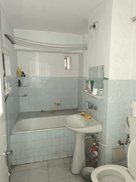 Apartament 3 camere, Str. Louis Pasteur, langa Spitalul Jud,
