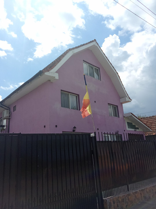 Casa Sacadat, Str. Principala