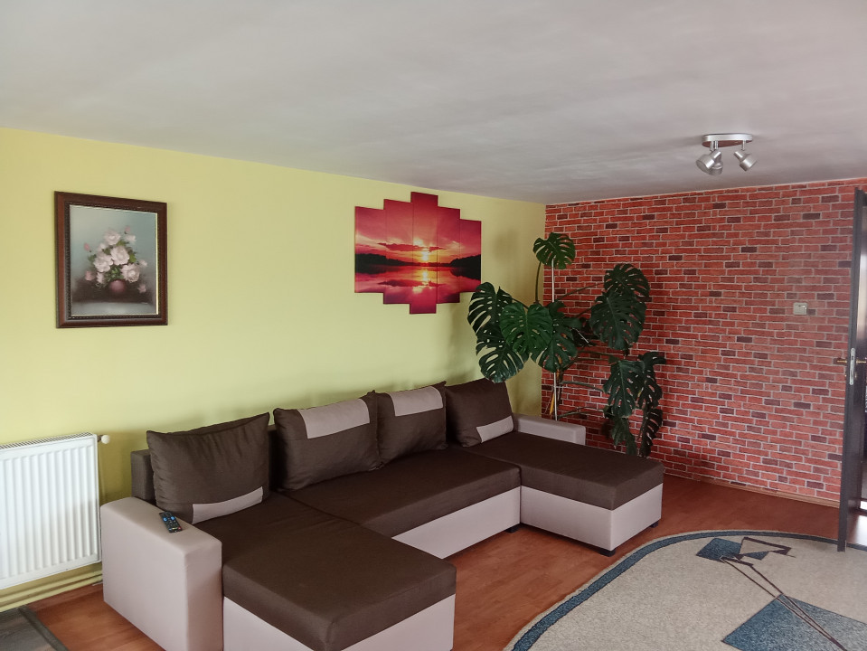 Casa Sacadat, Str. Principala