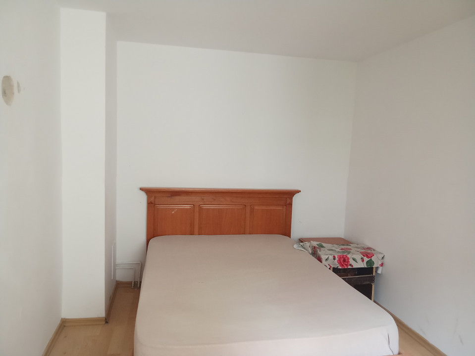 Garsoniera modificata cu 2 camere,Rogerius, Str. Aluminei