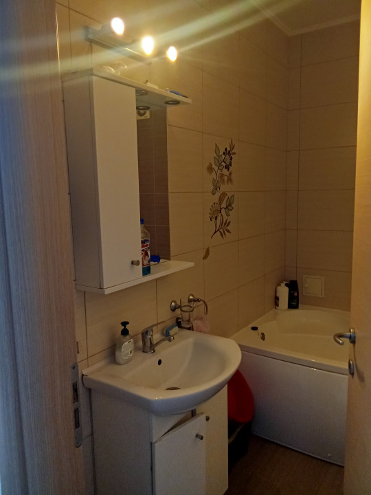 Apartament 3 camere, Nufarul, Str. Piata Nucetului