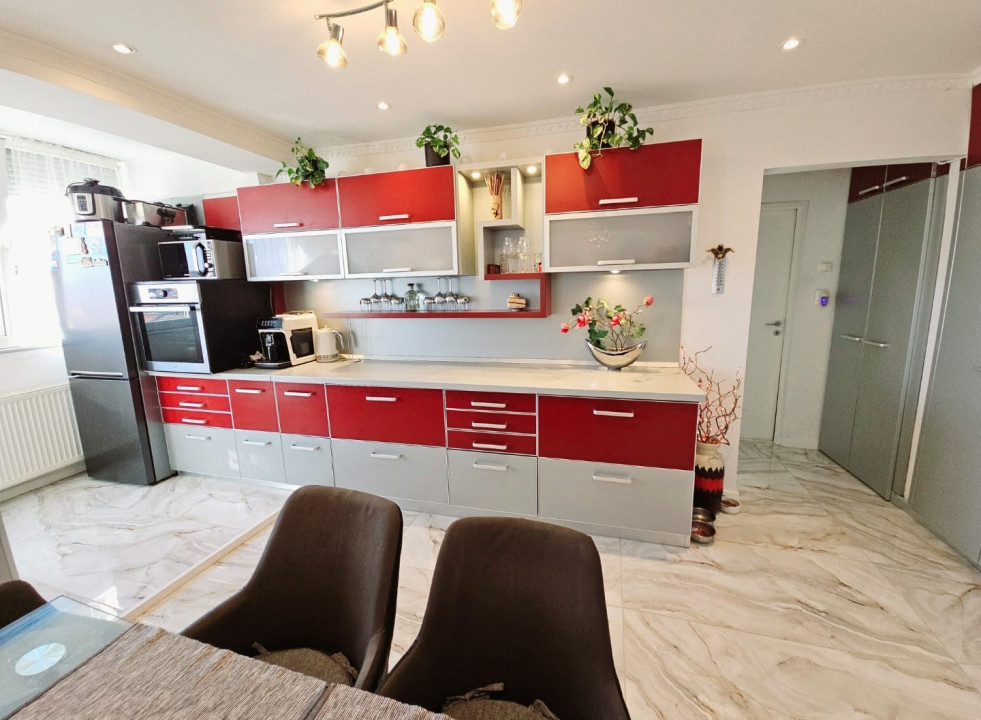 Apartament 3 camere, Rogerius, str Corneliu Coposu