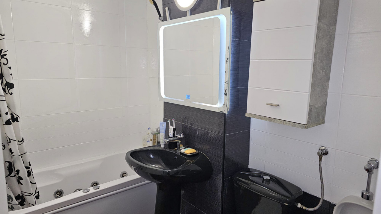 Apartament 3 camere, Rogerius, str Corneliu Coposu