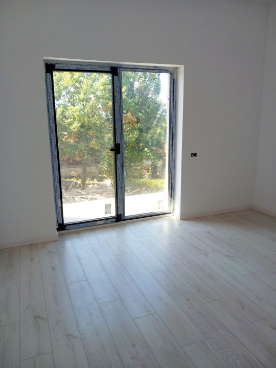 Casa tip duplex, pe dealurile Oradiei, Str. Renasterii