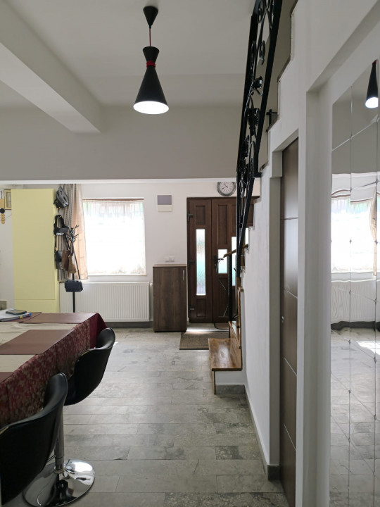 Apartament 3 camere, situata central Str. Cuza voda