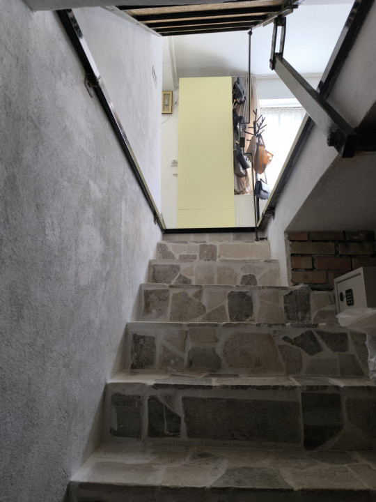 Apartament 3 camere, situata central Str. Cuza voda