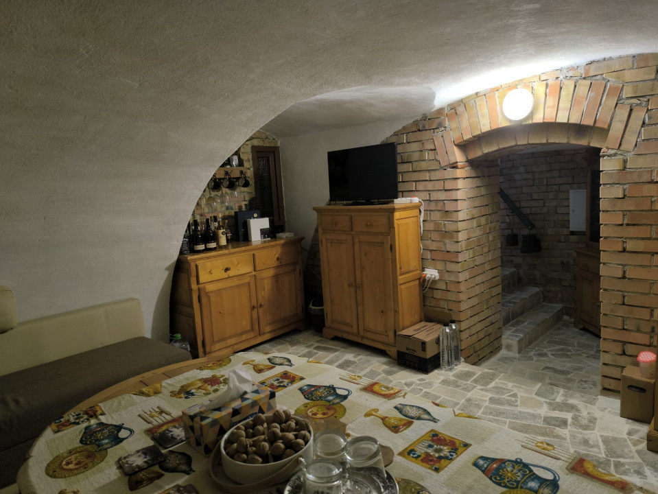 Apartament 3 camere, situata central Str. Cuza voda