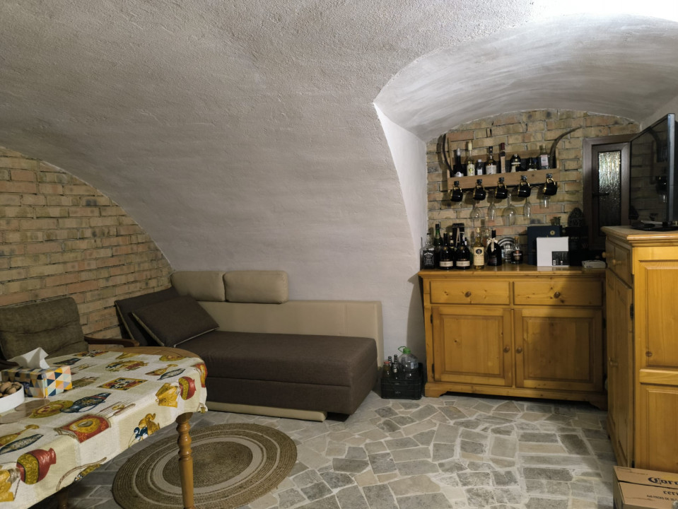 Apartament 3 camere, situata central Str. Cuza voda