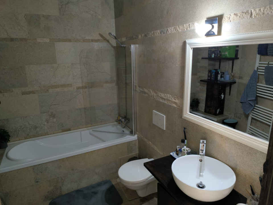 Apartament 3 camere, situata central Str. Cuza voda