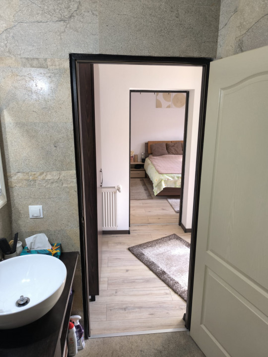 Apartament 3 camere, situata central Str. Cuza voda