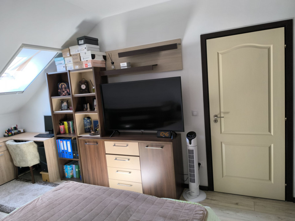 Apartament 3 camere, situata central Str. Cuza voda