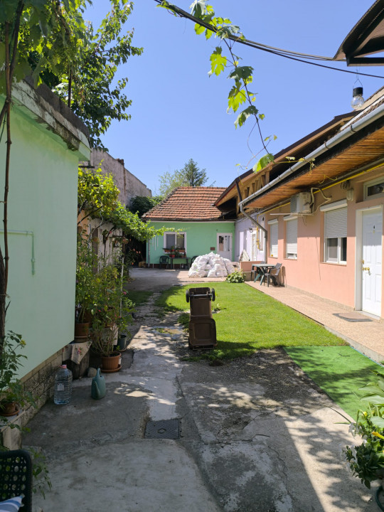 Apartament 3 camere, situata central Str. Cuza voda