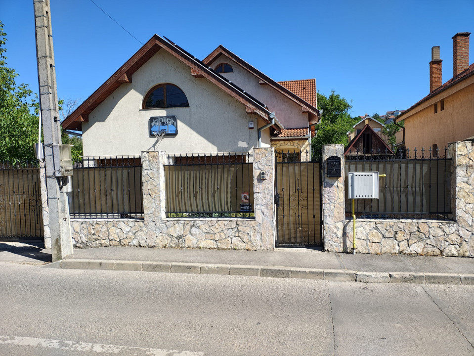 Casa dealuri Oradea