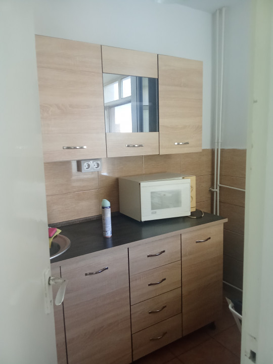 Apartament 1 camera,Rogerius Bloc cu 2 lifturi, Str. Aluminei