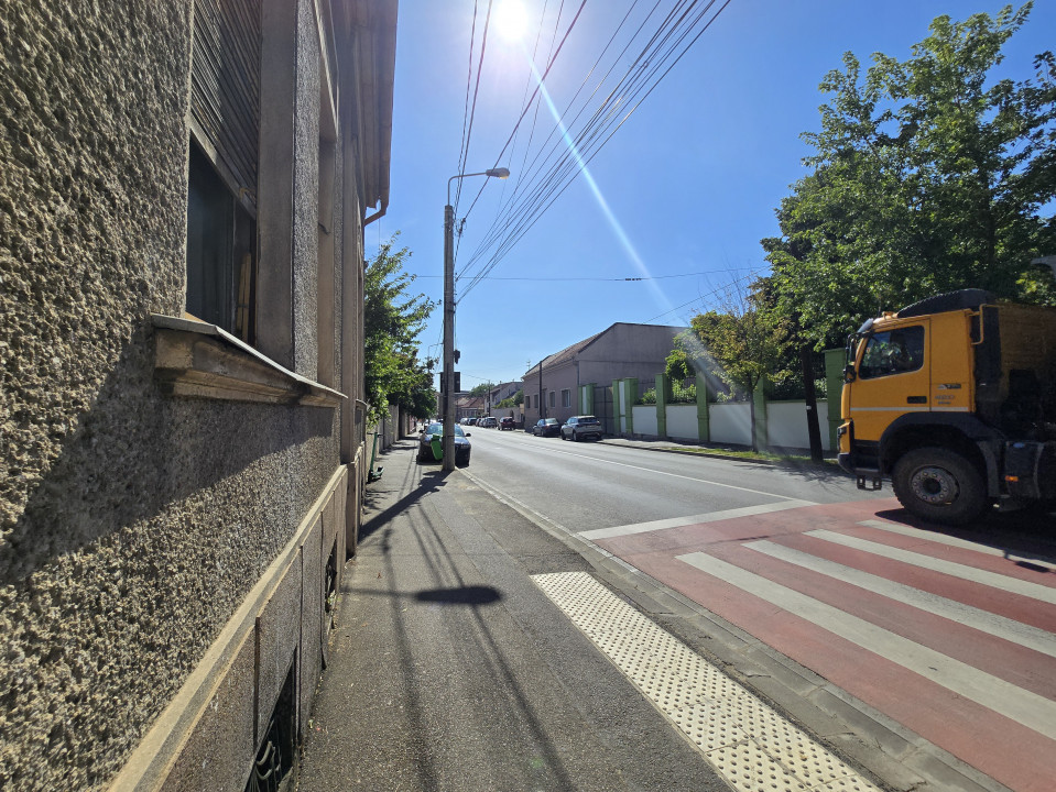 Oportunitate investitionala | Casa 200mp + Teren 800mp | Central