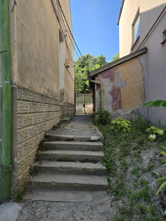 Oportunitate investitionala | Casa 200mp + Teren 800mp | Central
