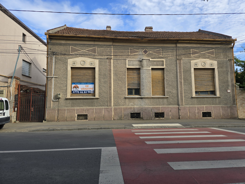 Oportunitate investitionala | Casa 200mp + Teren 800mp | Central