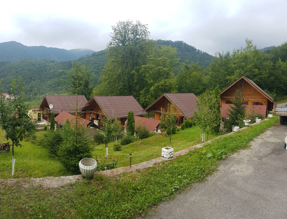  4 cabane din lemn, zona BOGA.