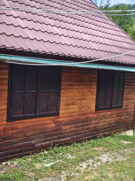  4 cabane din lemn, zona BOGA.
