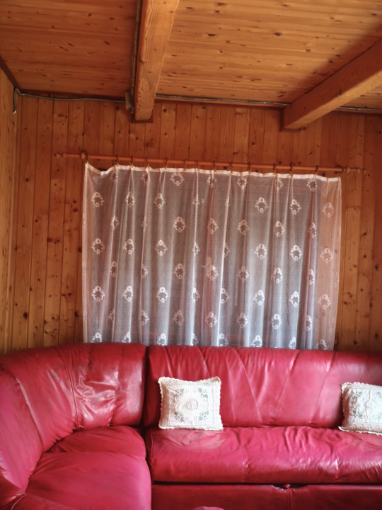  4 cabane din lemn, zona BOGA.