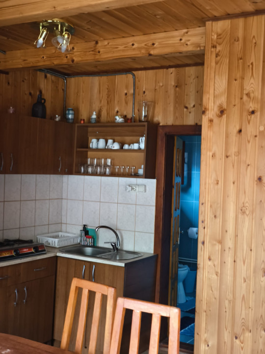  4 cabane din lemn, zona BOGA.