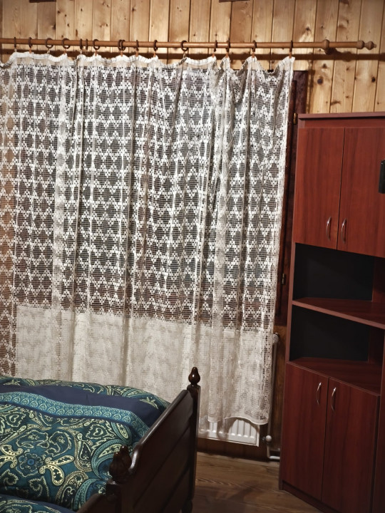  4 cabane din lemn, zona BOGA.