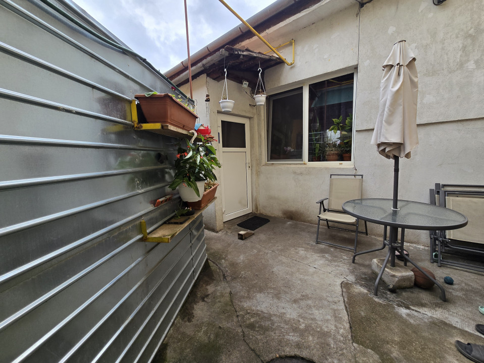 Central | Casa, curte proprie | Incalzire gaz 
