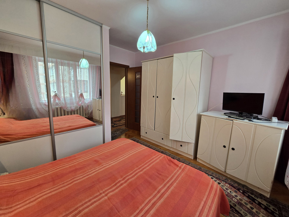 Chirie Apartament 3 camere | Central | Etaj 5 cu lift