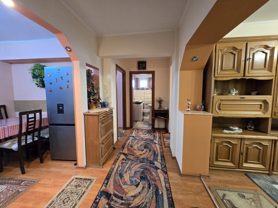 Chirie Apartament 3 camere | Central | Etaj 5 cu lift